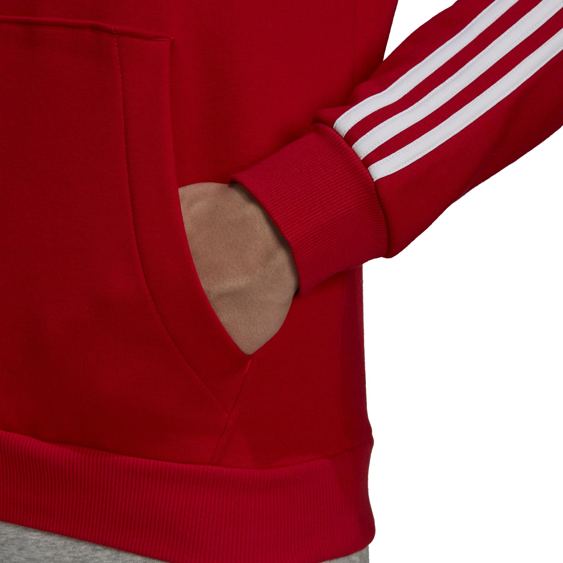 product/g/u/gu2523_app_on-model_detail-1_white.jpg