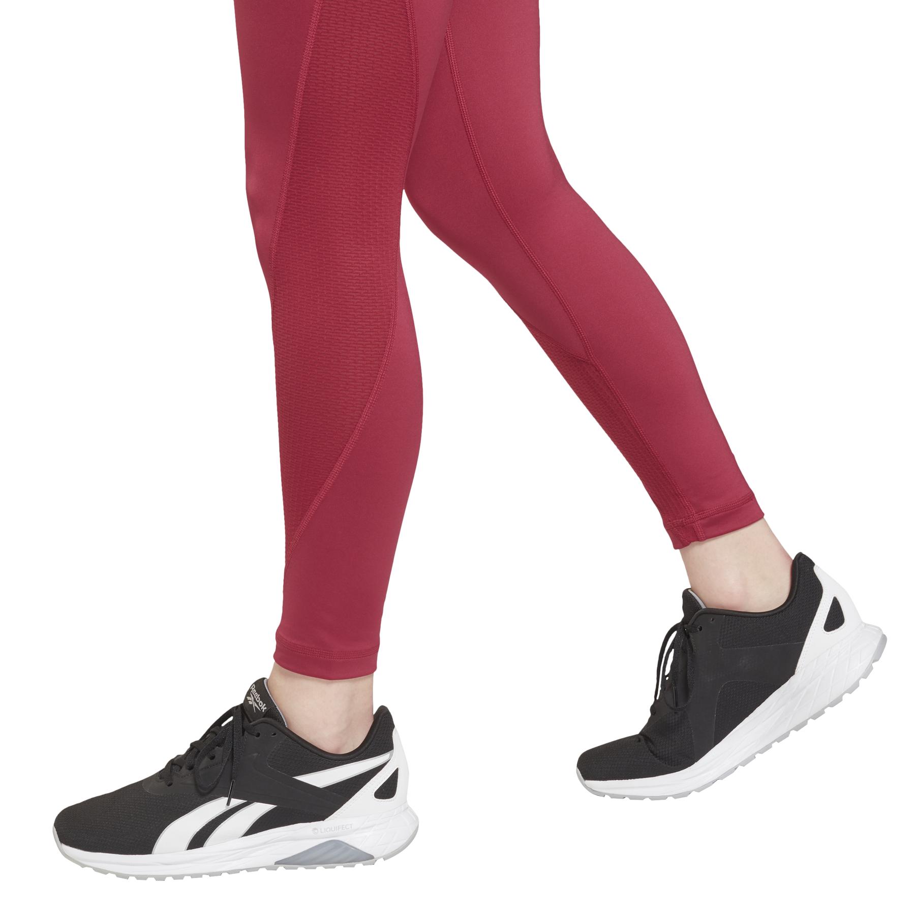 product/g/v/gv0843_app_on-model_detail-2_white.jpg