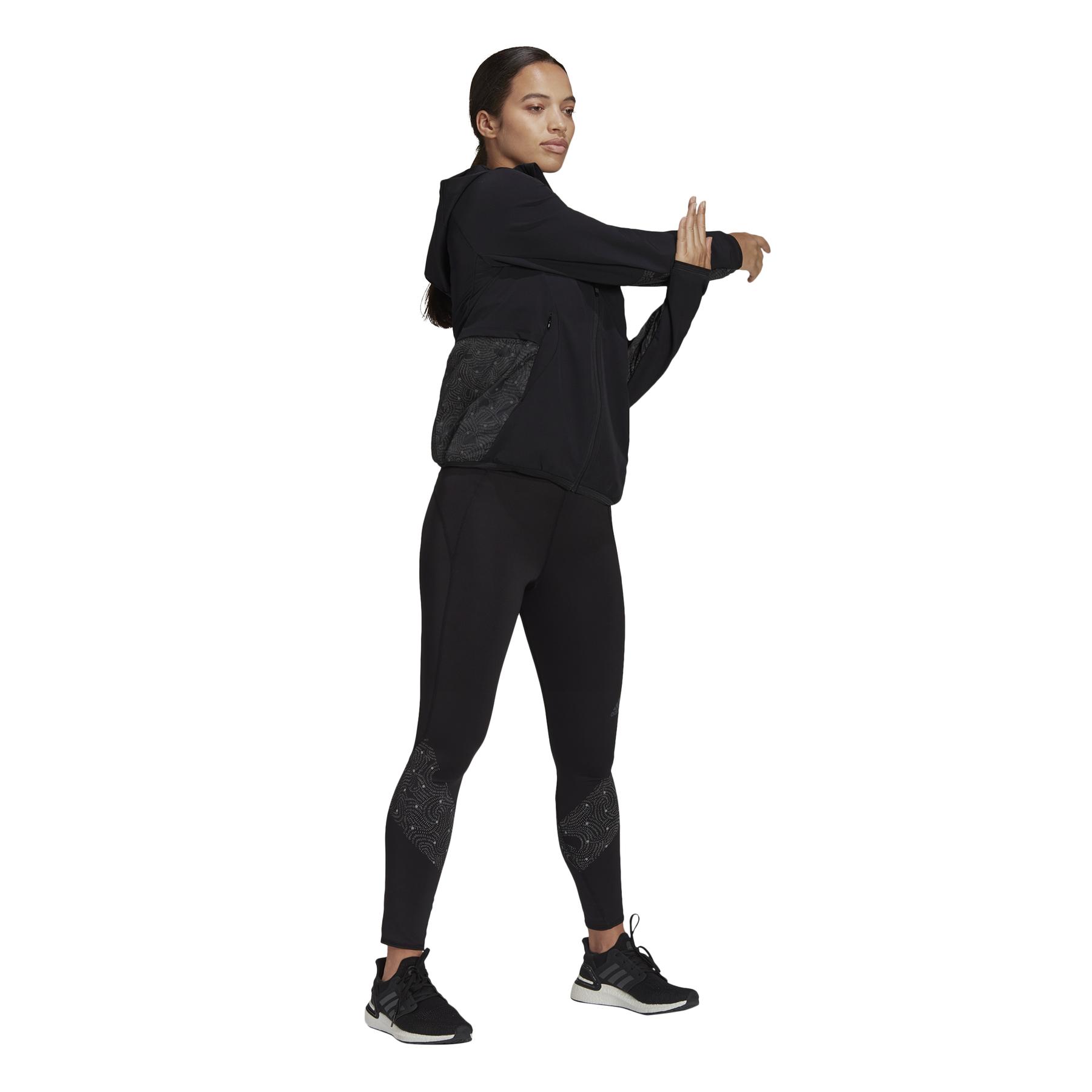 product/h/5/h57760_app_on-model_walking_white.jpg