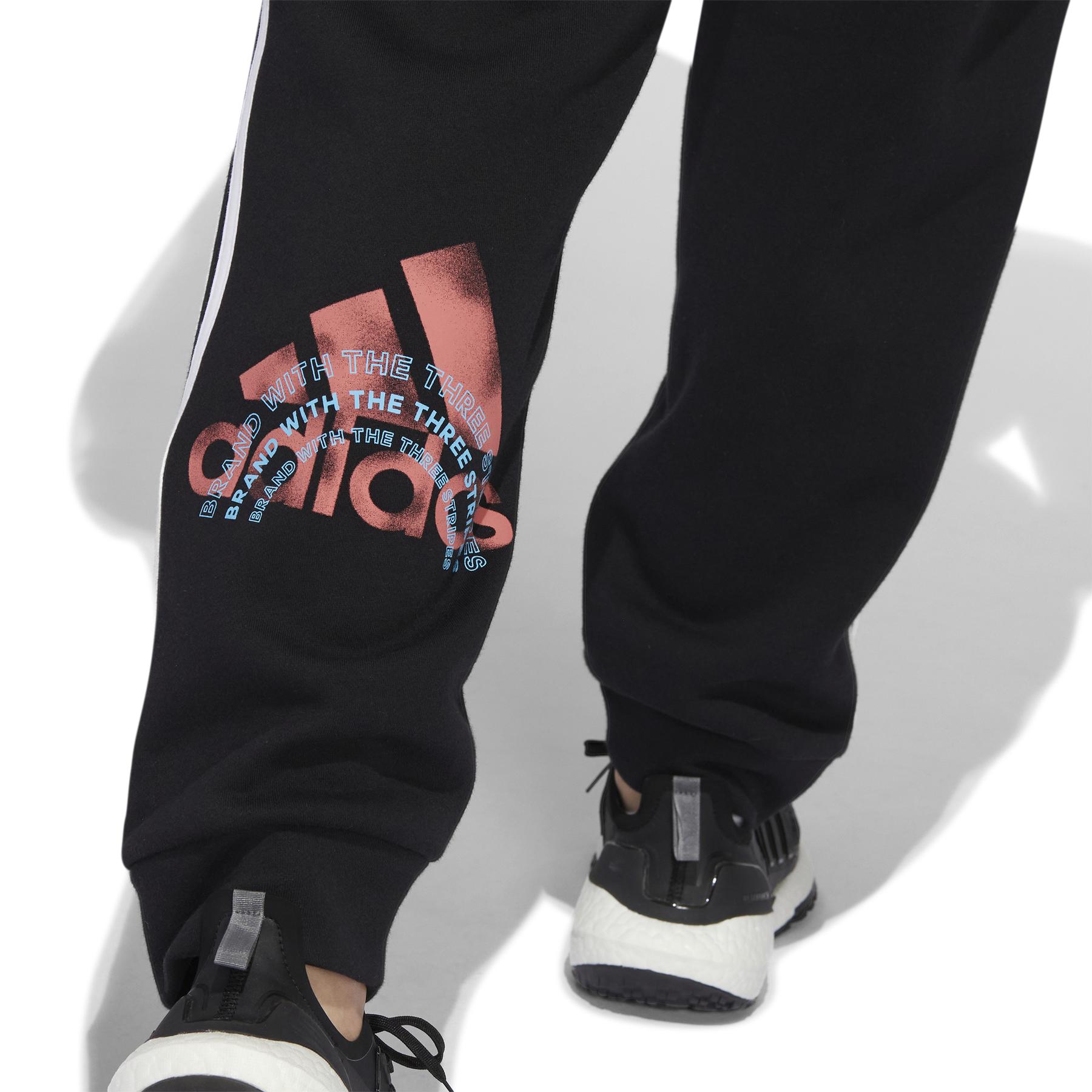 product/h/6/h62374_7_apparel_on_model_detail_view_2_white.jpg