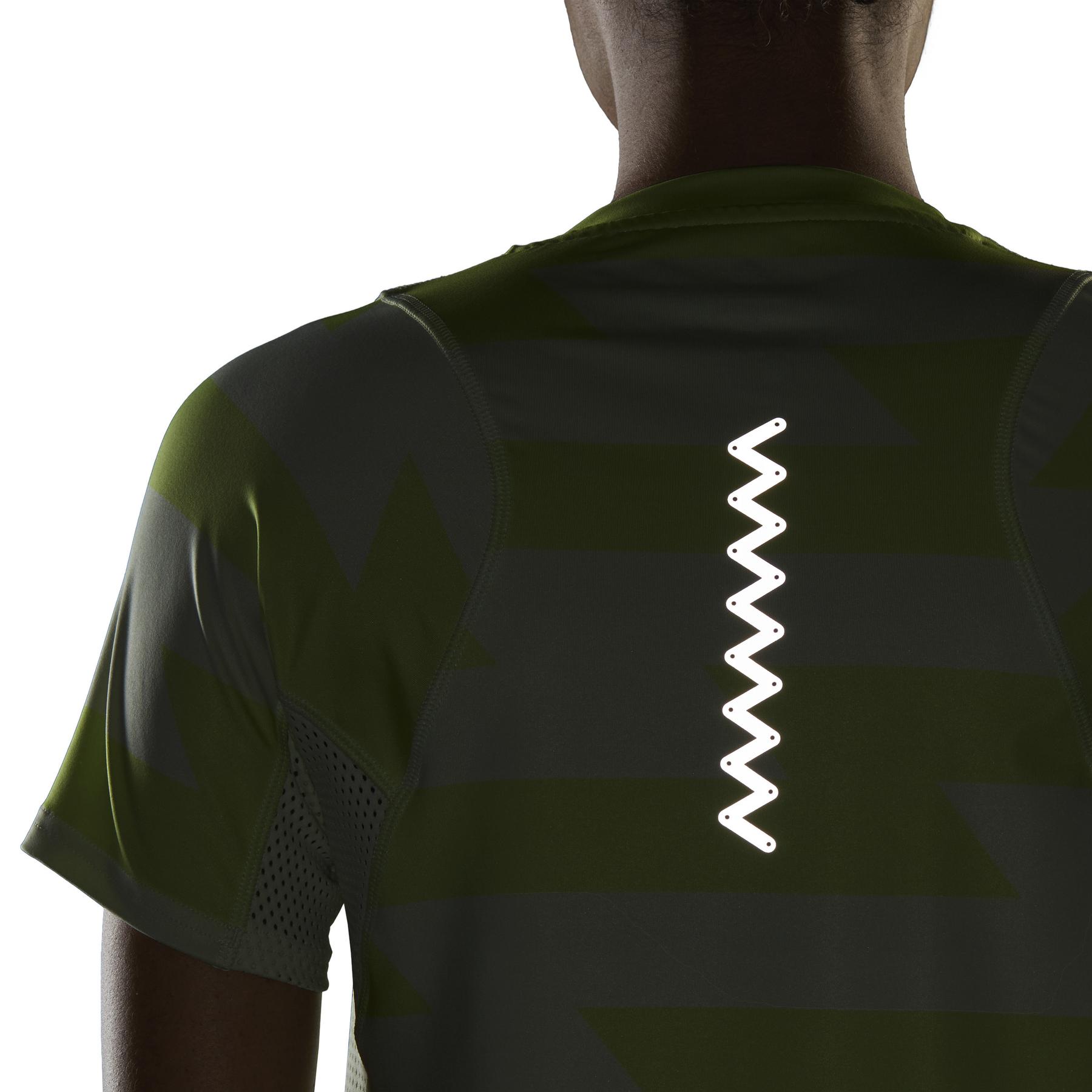 product/h/d/hd7029_8_apparel_on_model_detail_view_2_white.jpg