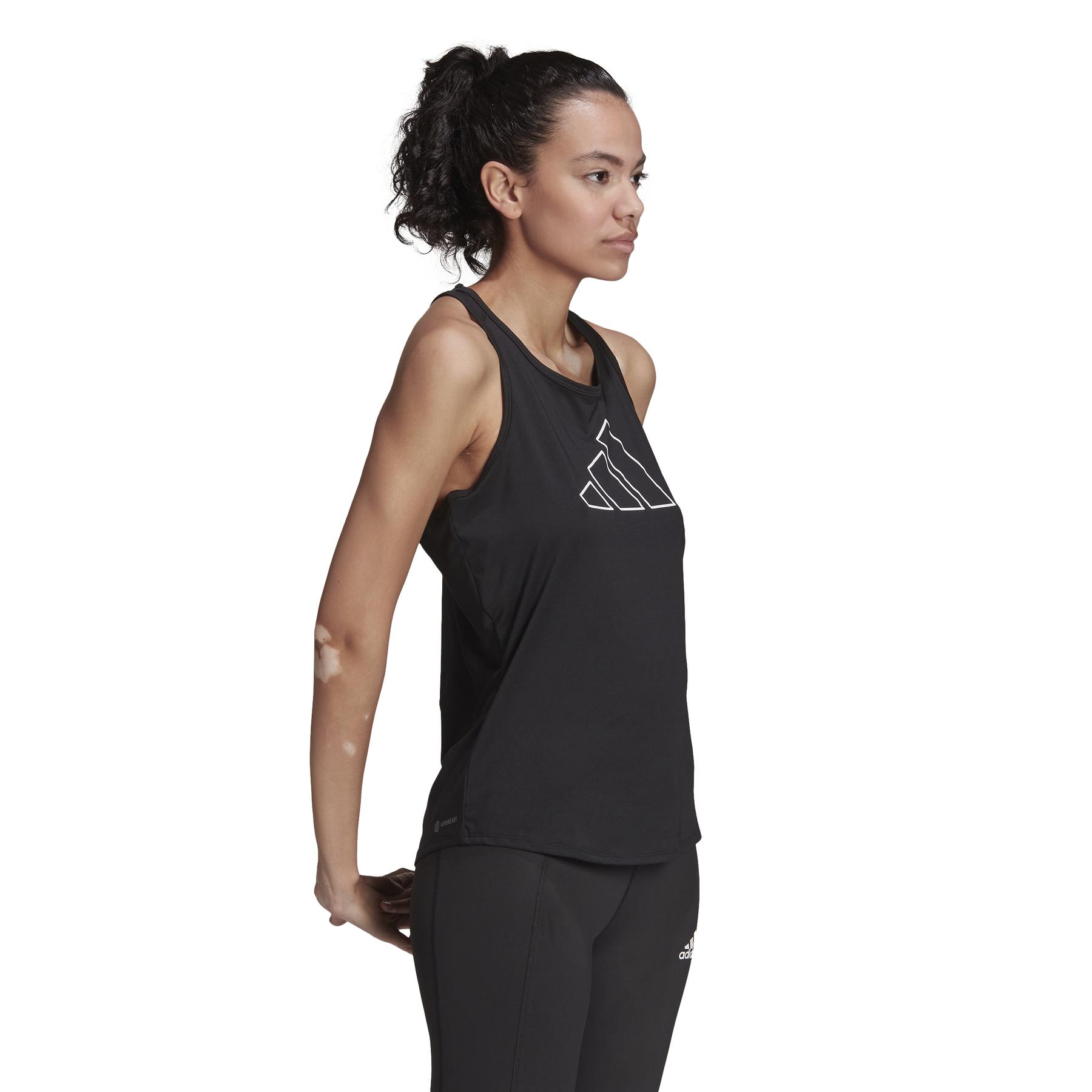 product/h/d/hd9616_6_apparel_on_model_walking_view_white.jpg