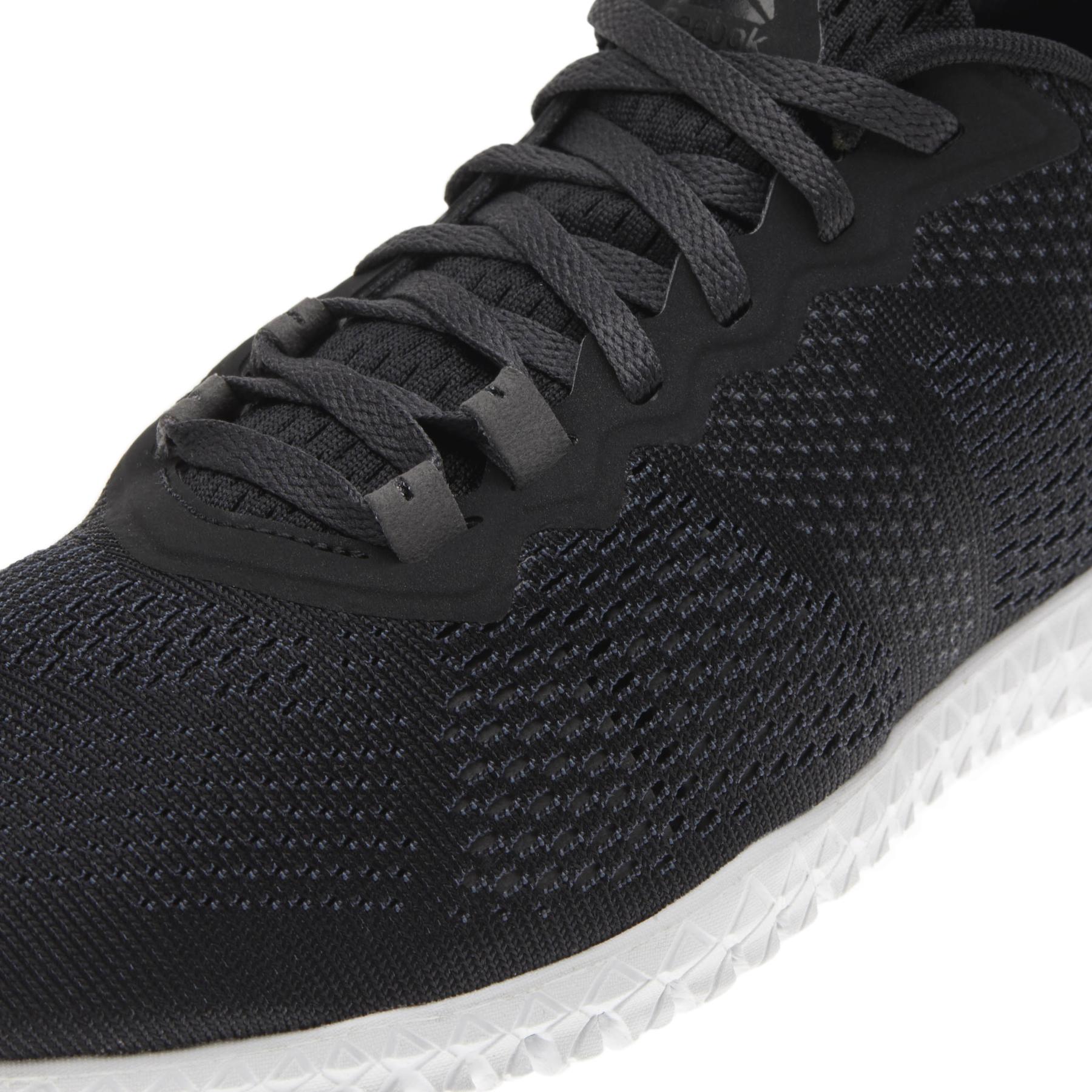 product/r/e/reebok_cn2583_4_footwear_photography_detail_view_2_white_000.jpg