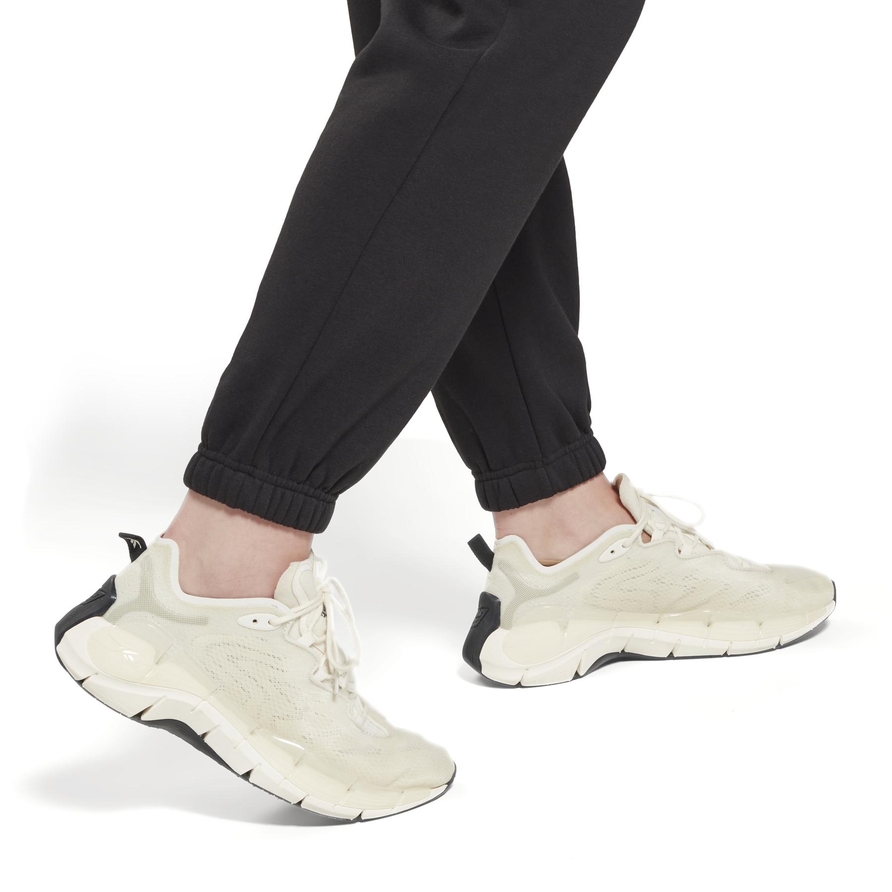 product/r/e/reebok_h54769_6_apparel_on_model_detail_view_2_white.jpg