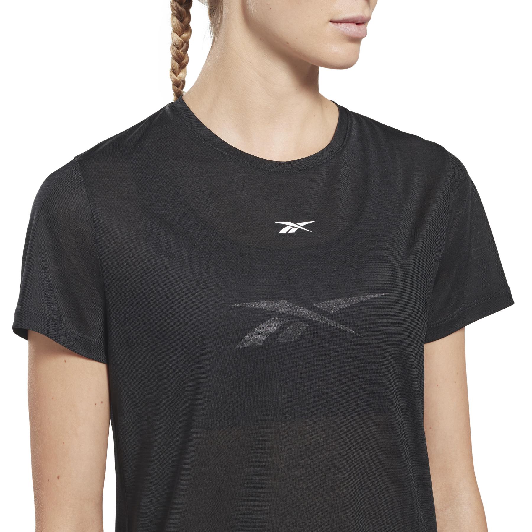 product/r/e/reebok_ht6063_4_apparel_on_model_detail_view_1_white.jpg
