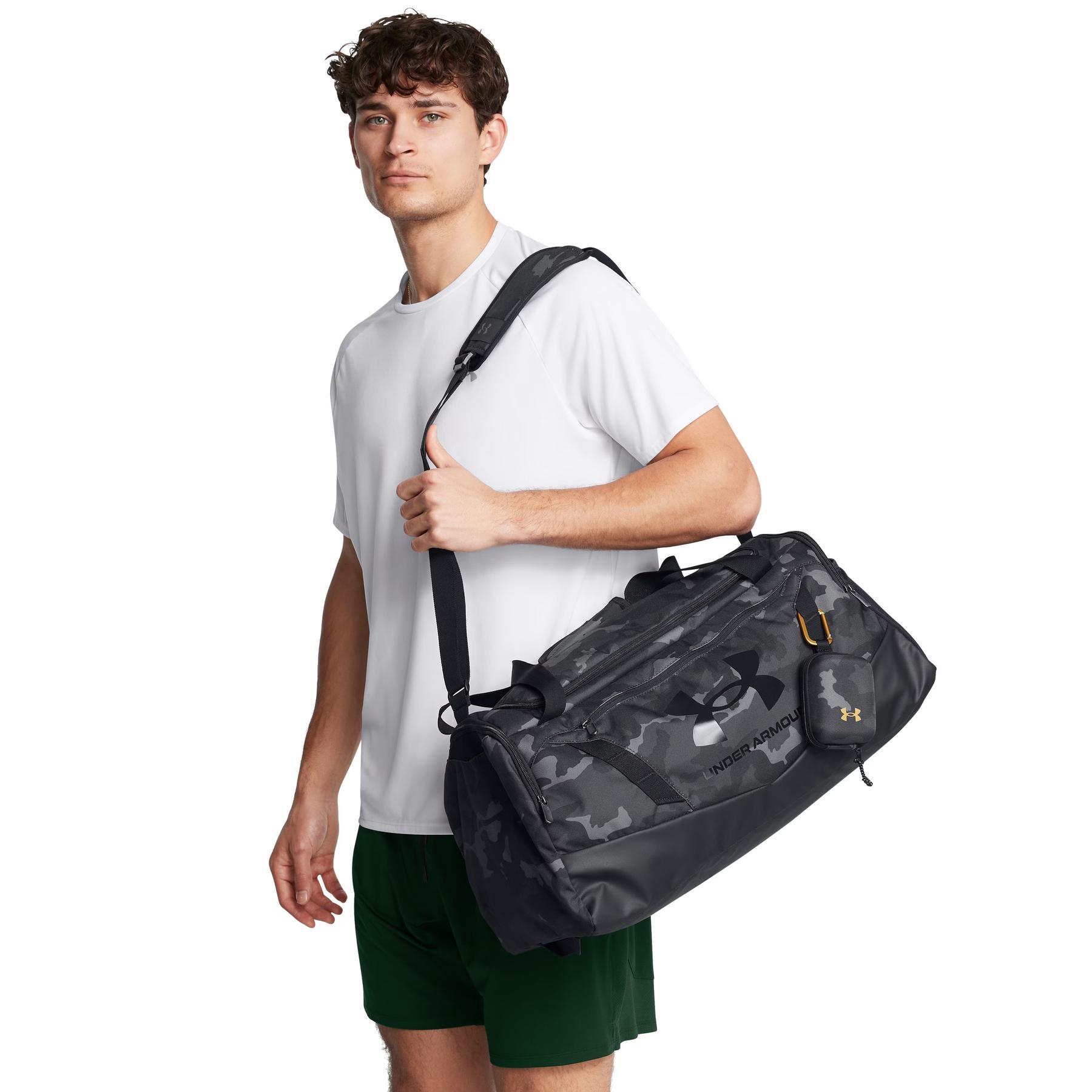 product/u/n/under-armour_1369222-007_black-black-black_1.jpg