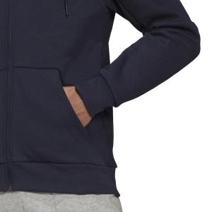 product/g/m/gm6343_app_on-model_detail-2_white.jpg