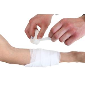 qp7381-bande-adhesive-tissee-non-elastique-powercare-blanc-2-5-cm-x-10-m