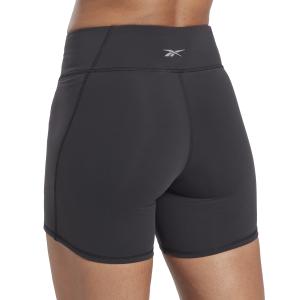 product/r/e/reebok_hs7794_6_apparel_on_model_detail_view_2_white.jpg
