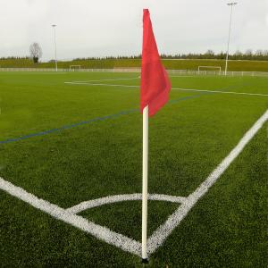 060180r-jeu-de-4-poteaux-de-corner-articules-avec-4-fanions-sporti-blanc-rouge-tu