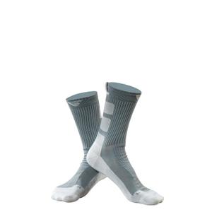 usts07-gris-chaussettes-courtes-under-shield-trek-gris